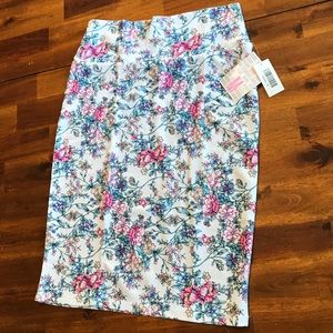 FLASH SALE LuLaRoe Cassie Skirt